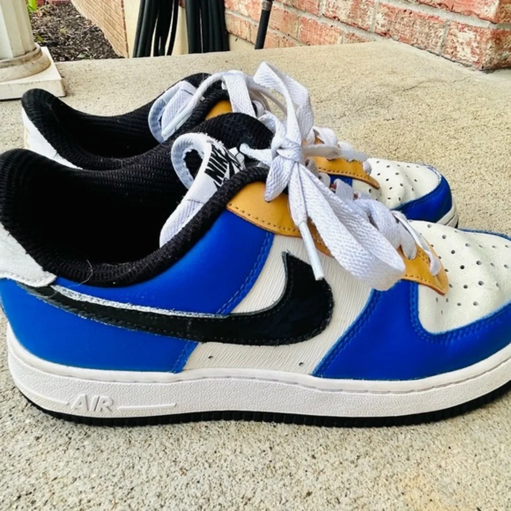 Nike Air Force 1 (aq3778-994) women’s 6.5 white black blue‎ gold